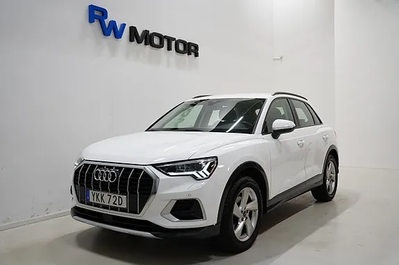 Audi Q3 2022 photo 2