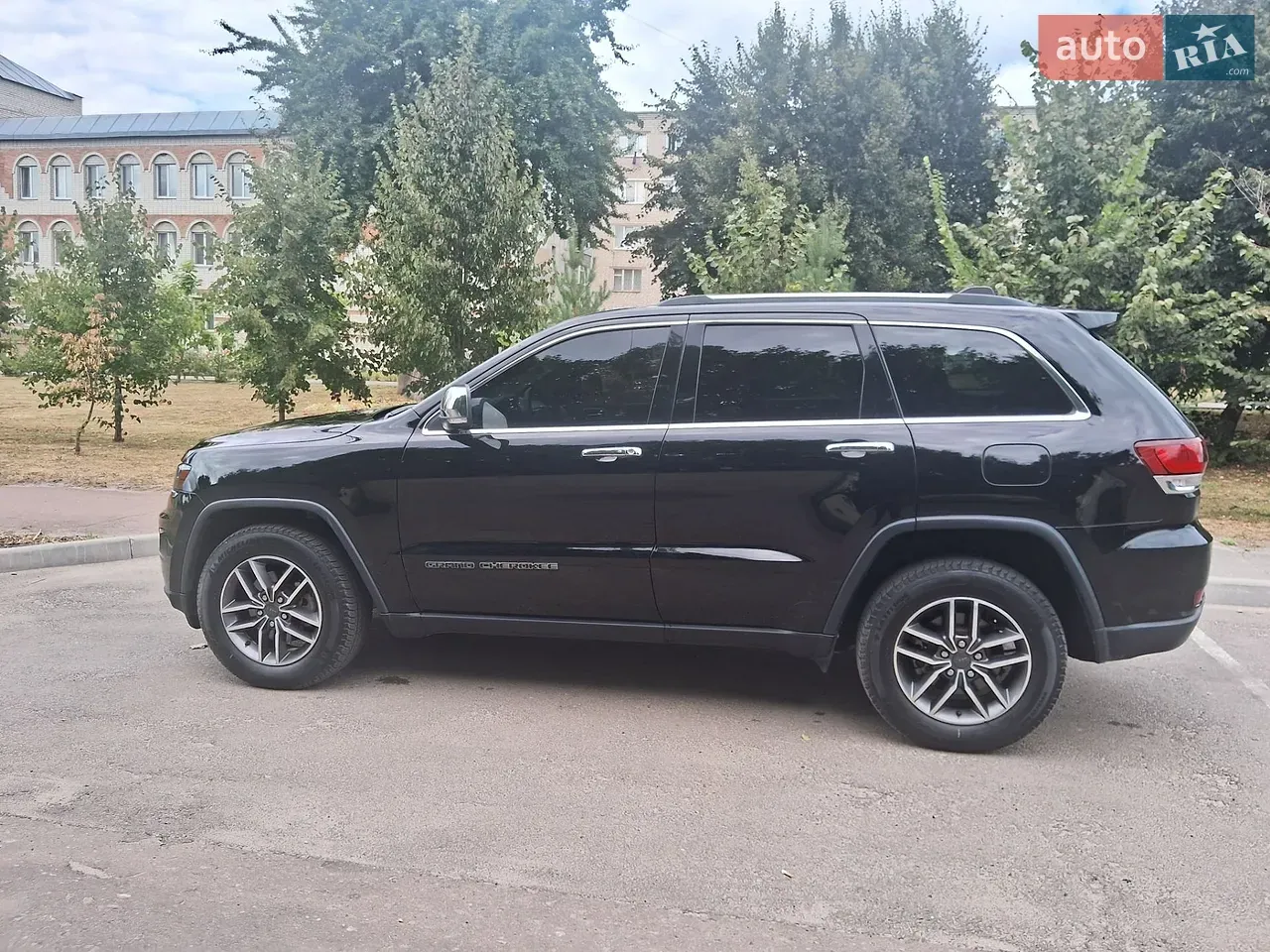 Jeep Grand Cherokee 2020 photo 2