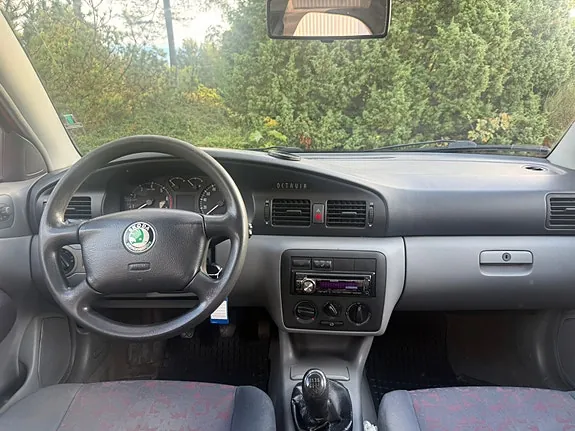 Skoda Octavia 1999 photo 5