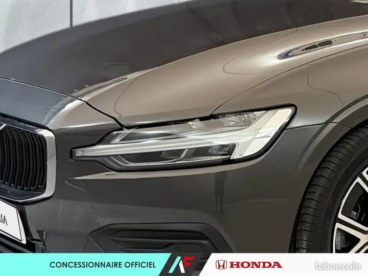 Volvo S60 2024 photo 2