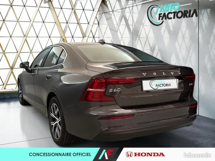 Volvo S60 2024 photo 3