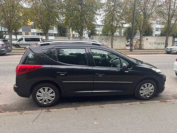 Peugeot 207 2011 photo 4