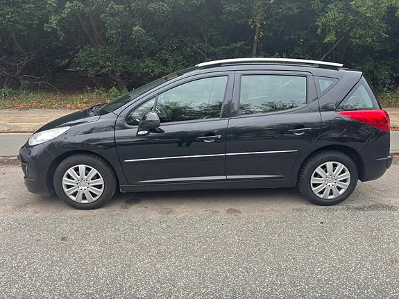 Peugeot 207 2011 photo 5