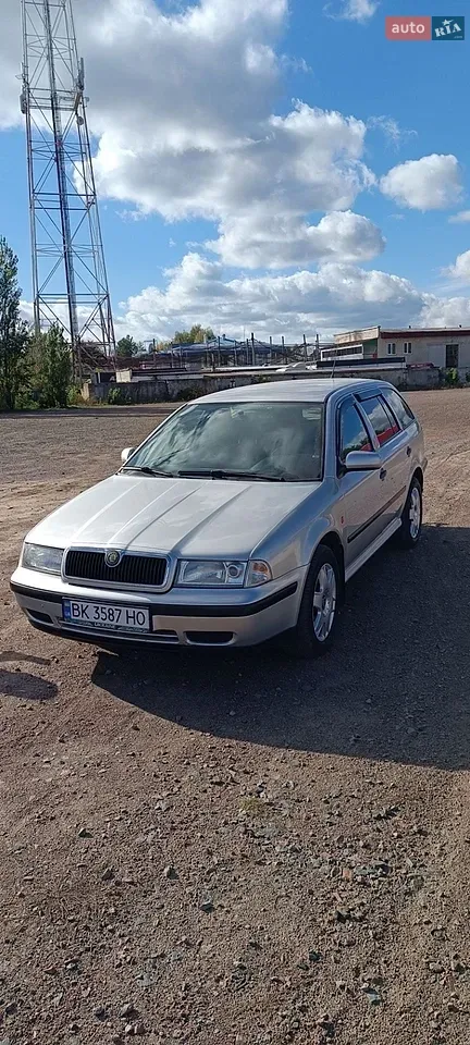 Skoda Octavia 2000 photo 2
