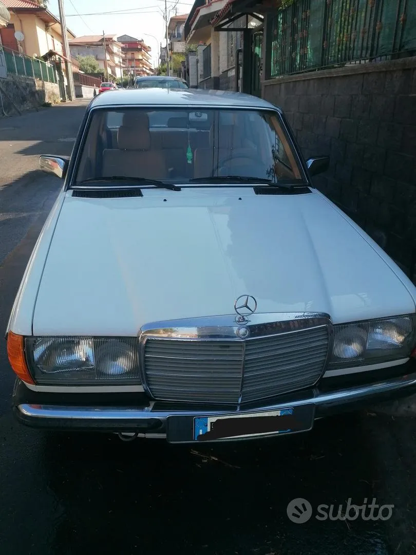 Mercedes-Benz 230 E