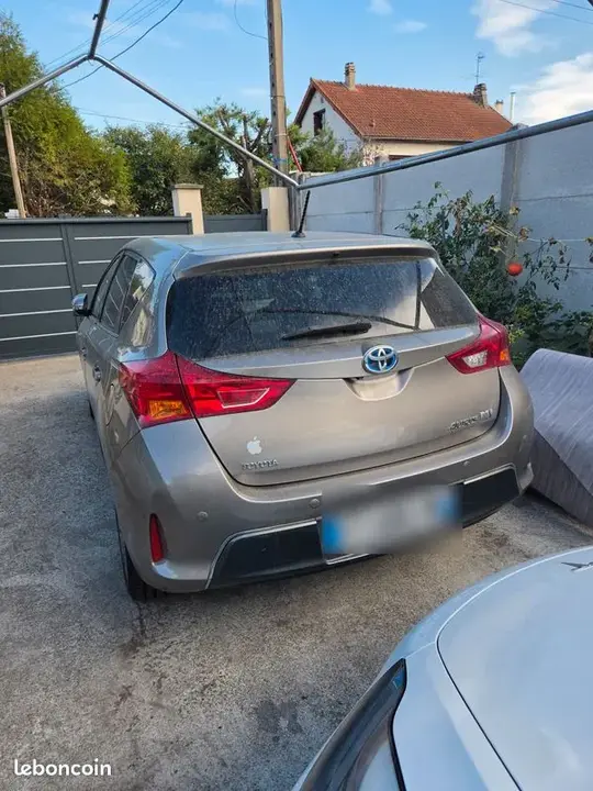 Toyota Auris 2013 photo 2