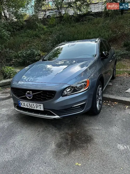Volvo V60 2018 photo 2