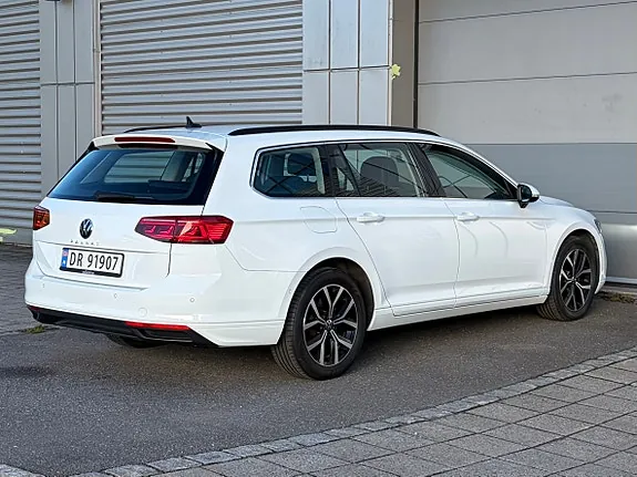 Volkswagen Passat 2021 photo 3