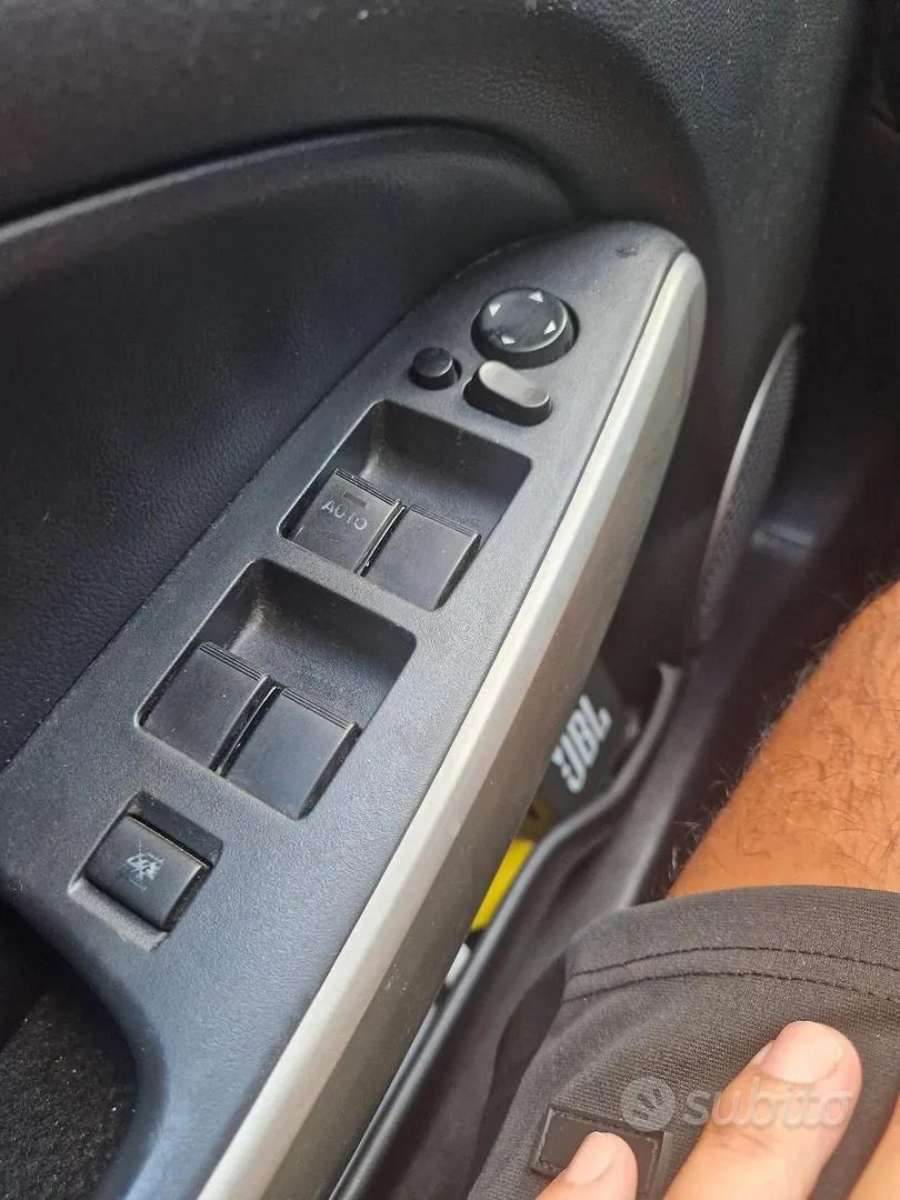 Mazda 2 2008 photo 3