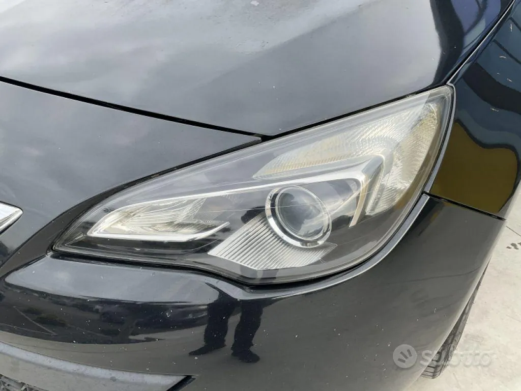 Opel Astra 2013 photo 4