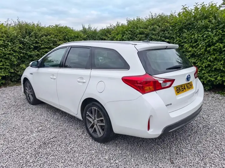 Toyota Auris 2014 photo 5