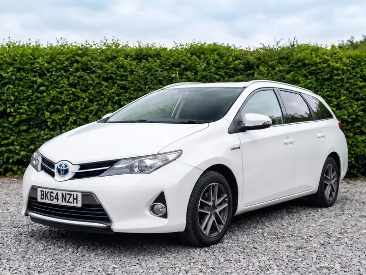 Toyota Auris 2014 photo 3