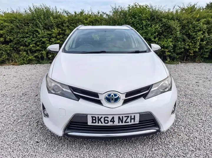 Toyota Auris 2014 photo 2