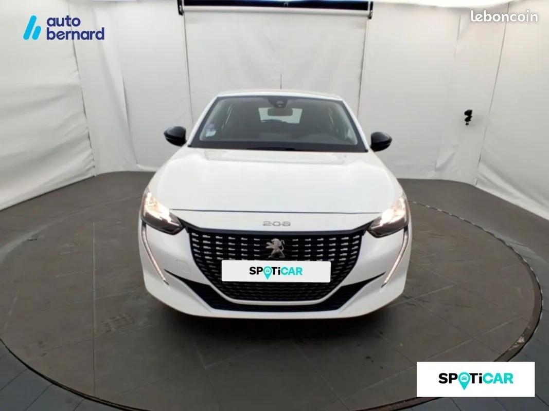 Peugeot 208 2023 photo 2