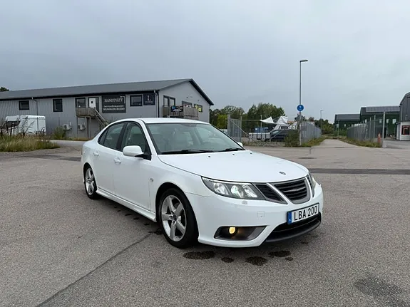 Saab 9-3 2010 photo 2
