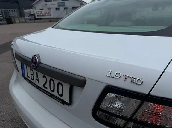 Saab 9-3 2010 photo 5