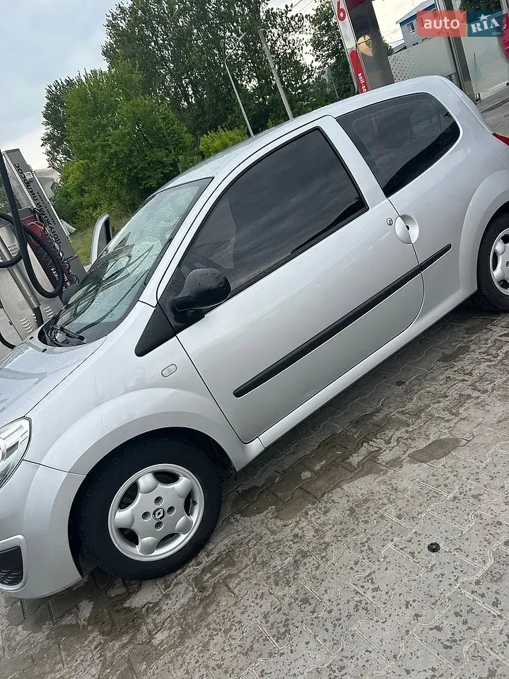 Renault Twingo 2010 photo 2