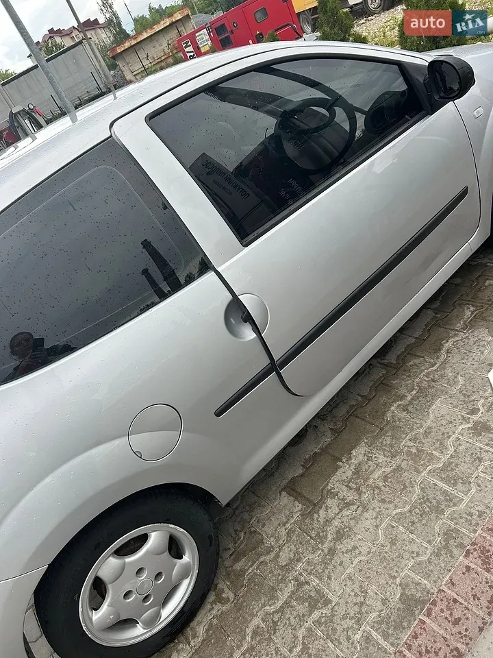 Renault Twingo 2010 photo 4