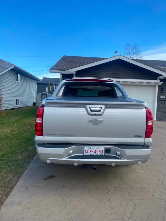 Chevrolet Avalanche 2011 photo 4