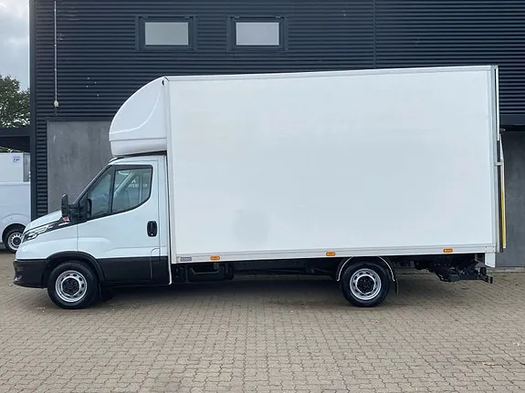 Iveco Daily 2022 photo 2