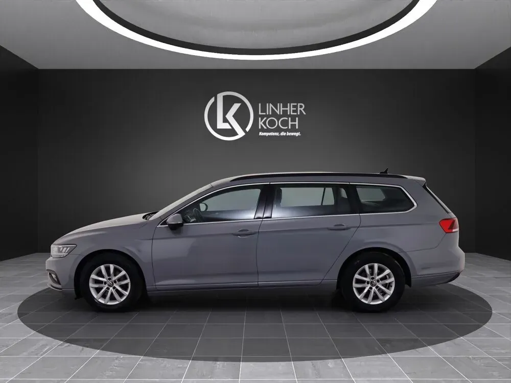 Volkswagen Passat 2022 photo 2