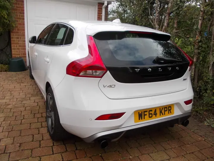 Volvo V40 2015 photo 2