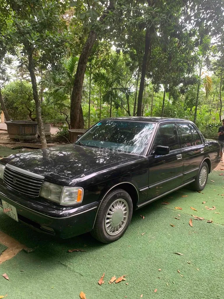 Toyota Crown 1994 photo 3