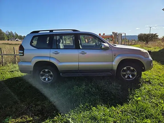 Toyota Land Cruiser 2008 photo 2