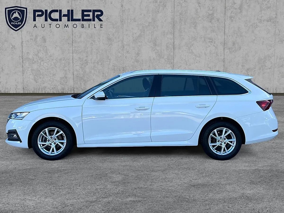 Skoda Octavia 2023 photo 3