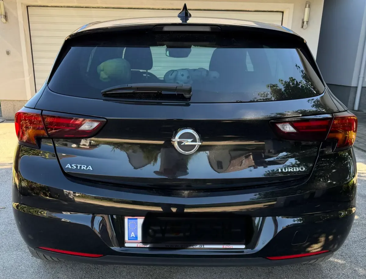 Opel Astra 2017 photo 2