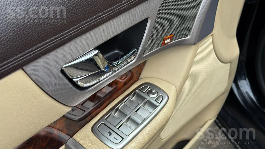 Jaguar Xf 2010 photo 5