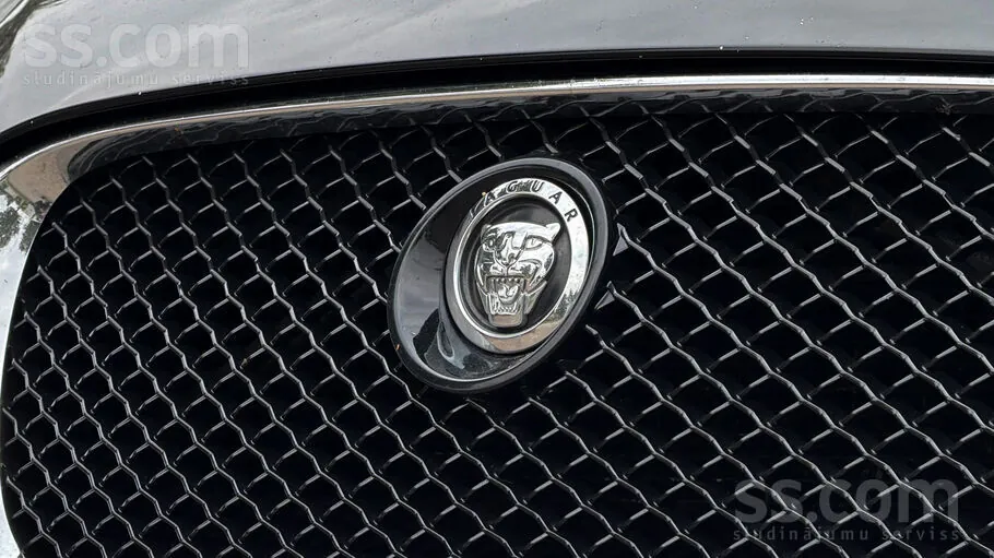 Jaguar Xf 2010 photo 3
