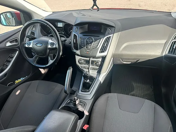 Ford Focus 2011 photo 3