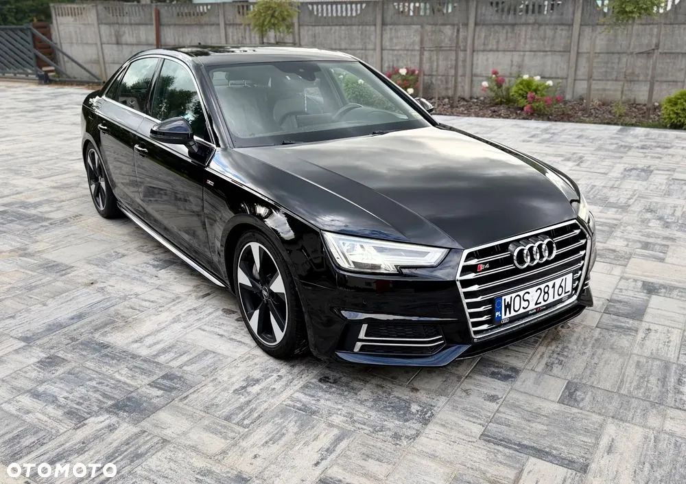 Audi A4 Limousine