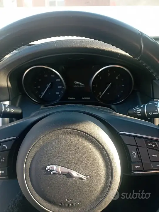Jaguar Xf 2016 photo 5