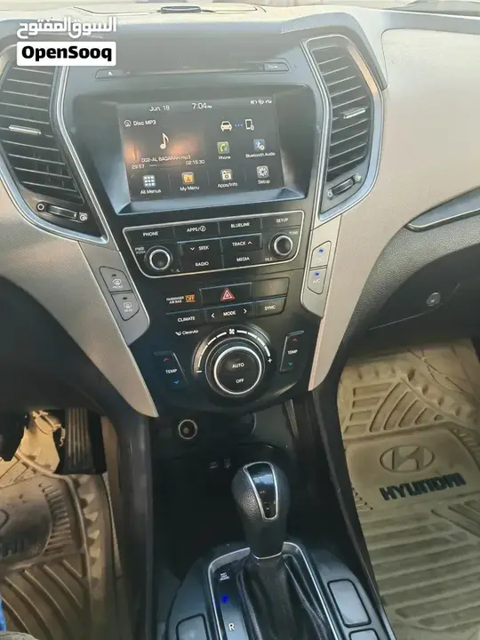Hyundai Santa Fe 2018 photo 3