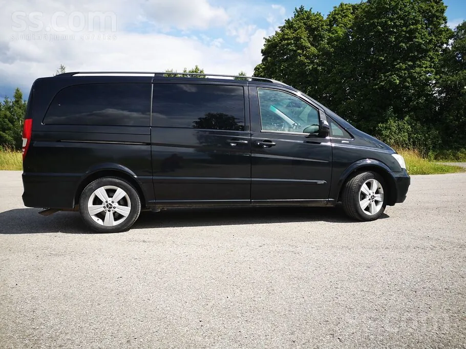 Mercedes-Benz Viano 2012 photo 2