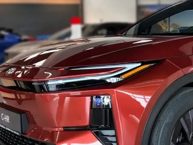 Toyota C-Hr photo 3