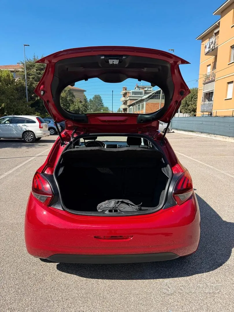 Peugeot 208 2017 photo 5