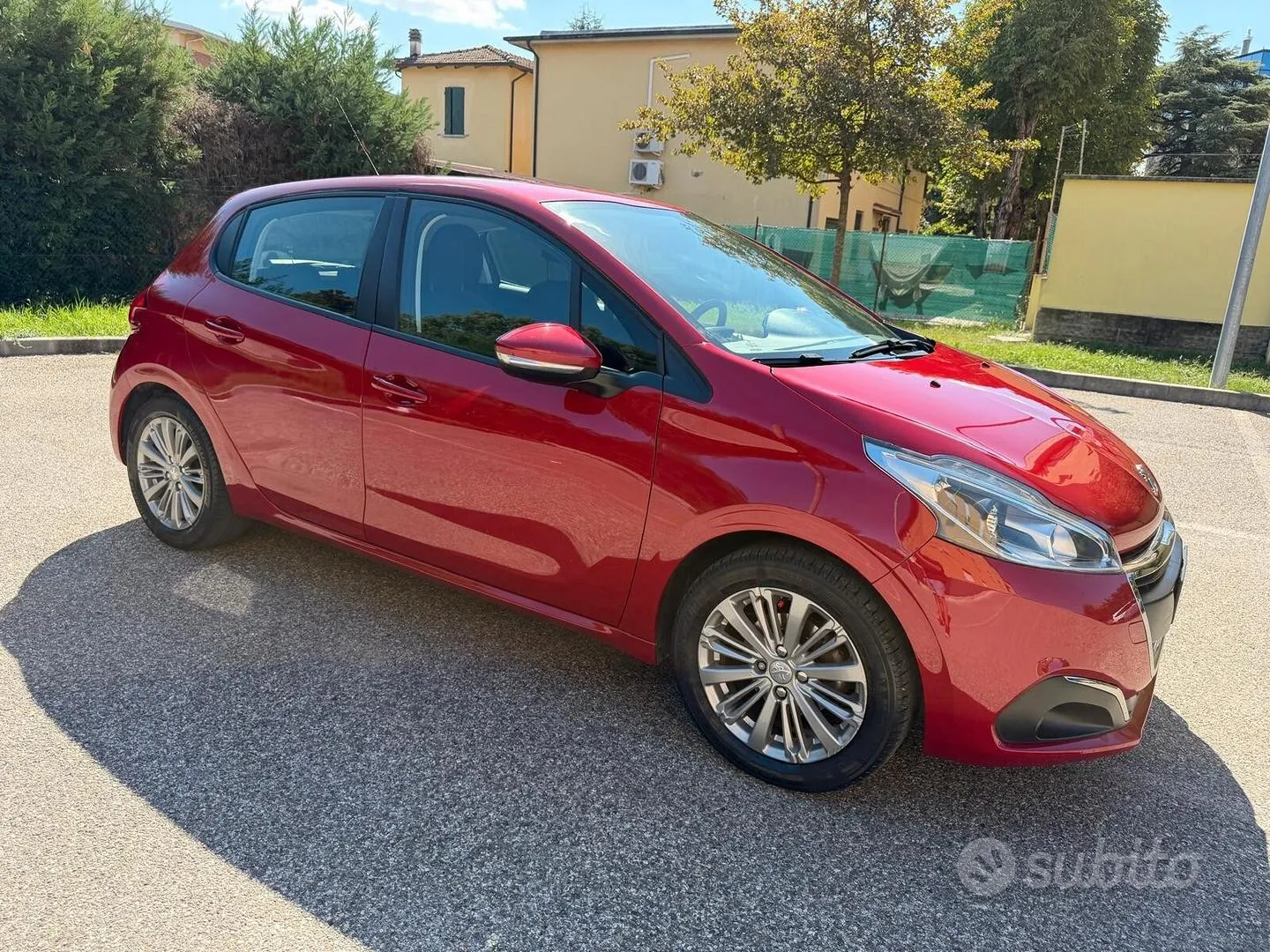 Peugeot 208 2017 photo 2