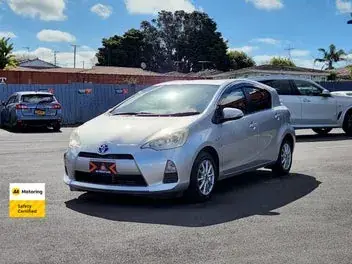 Toyota Aqua 2012 photo 4