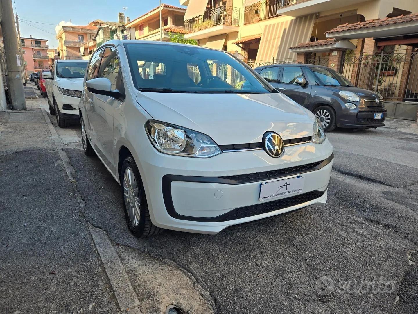 Volkswagen Up 2023 photo 2