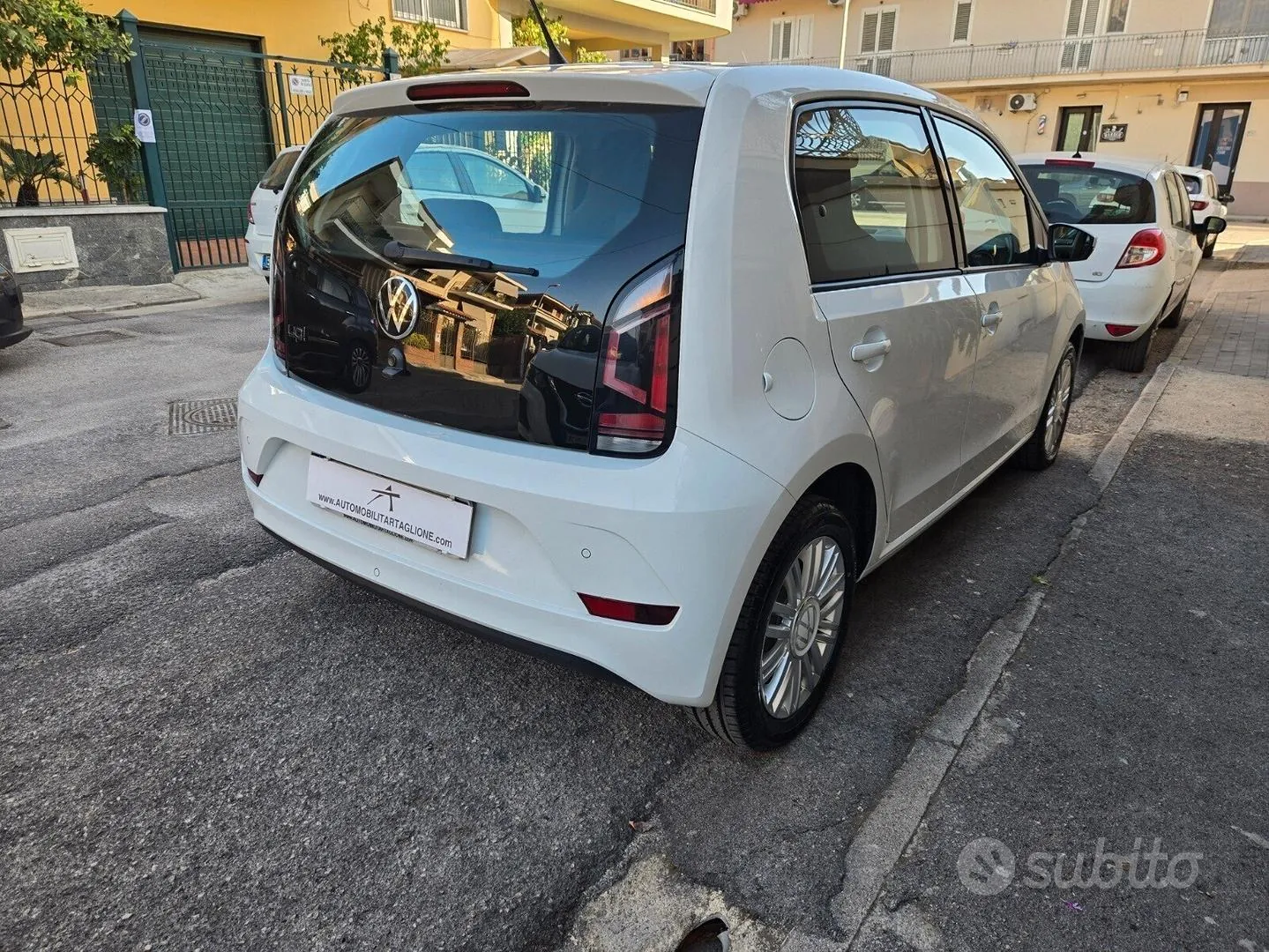 Volkswagen Up 2023 photo 3