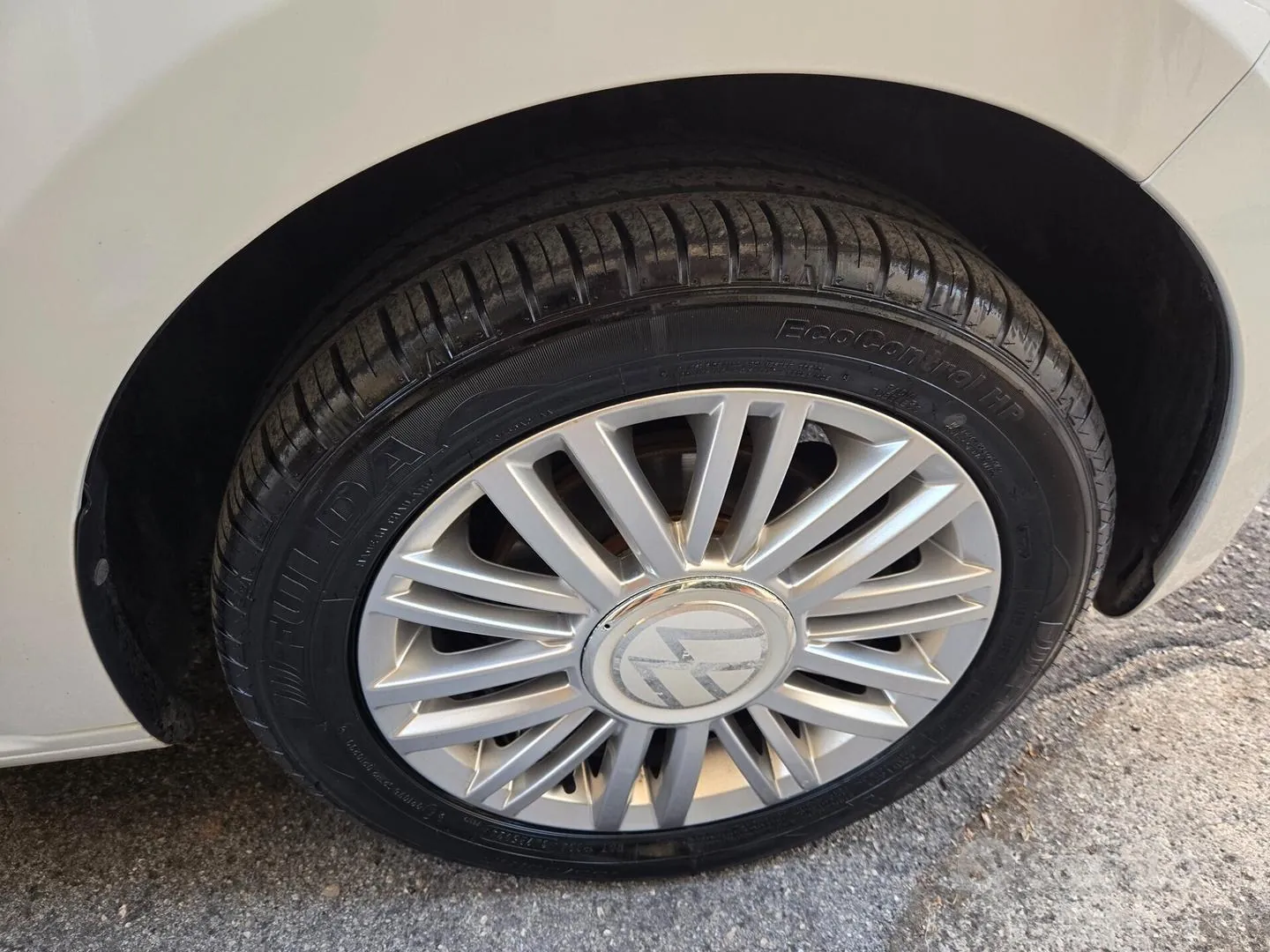 Volkswagen Up 2023 photo 4