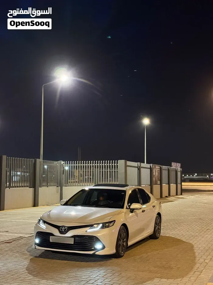 Toyota Camry 2018 photo 2