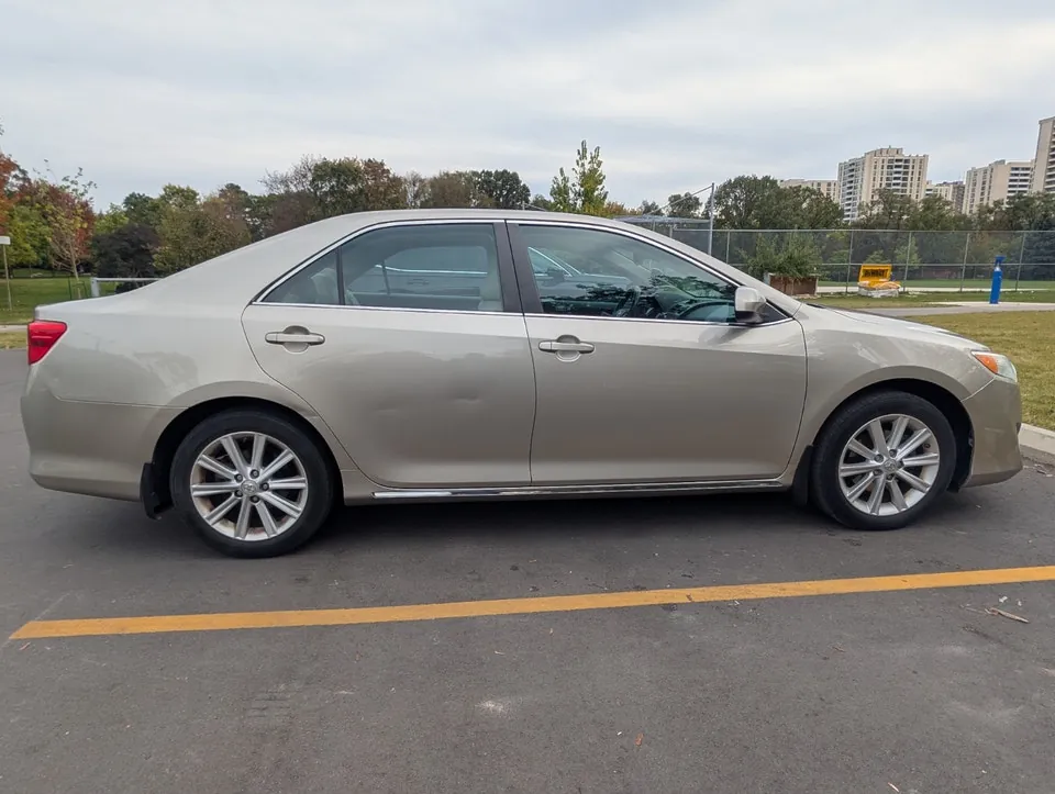 Toyota Camry 2013 photo 2