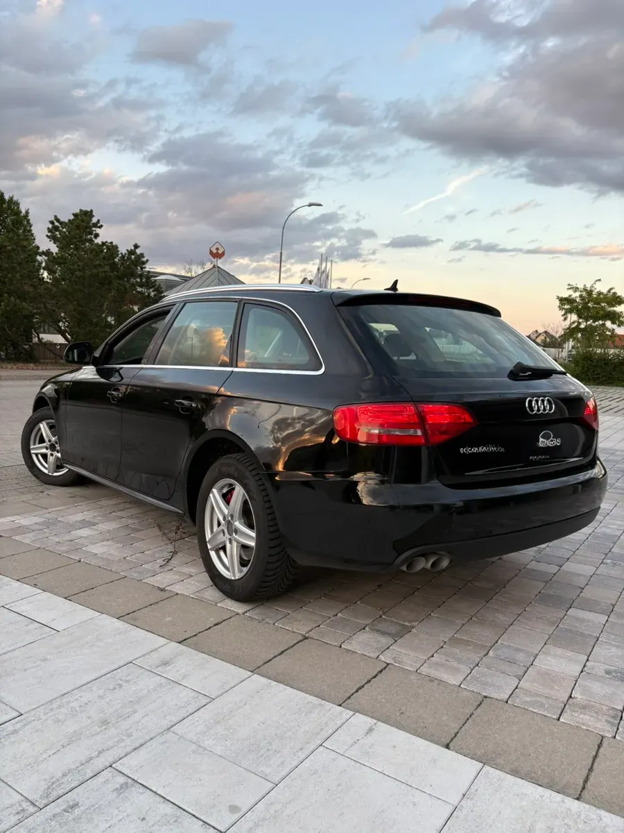 Audi A4 2010 photo 3