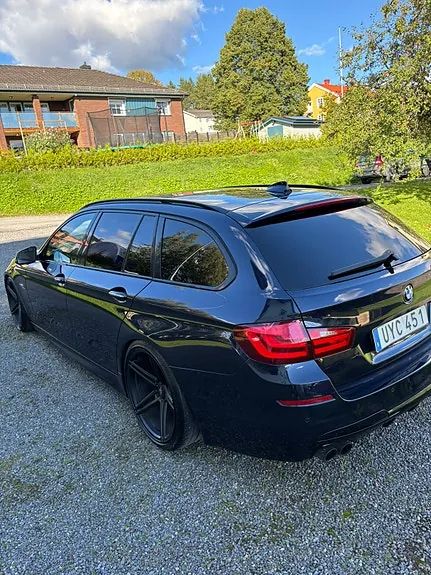 BMW 530D 2011 photo 2