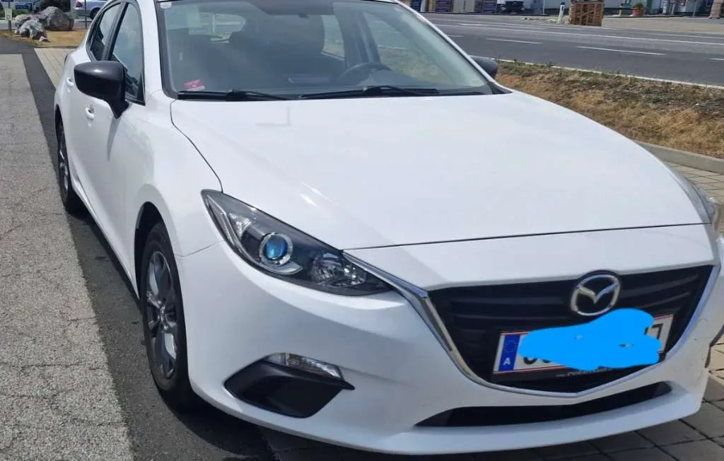 Mazda Mazda3 2016 photo 2
