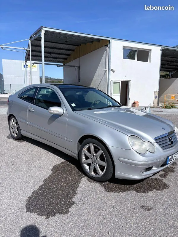 Mercedes-Benz C-Class 2002 photo 2